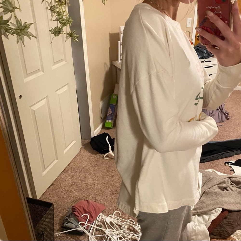 BOUTIQUE CREWNECK - Picture 2 of 4